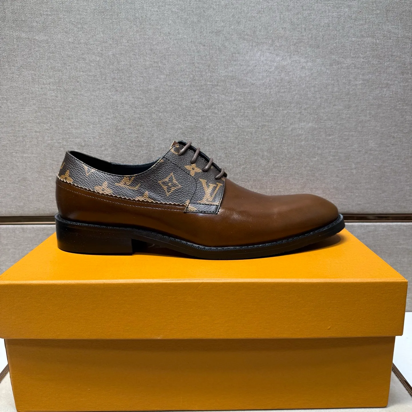 Men's men's shoes 💰pp500 [LV～] Men's casual formal leather shoes 2025z cabinet sales simultaneously 🔶Size: 38-44 #️⃣ 🔷2 colors🔜The upper is made of cowhide stitching ➕Cowhide lining, comfortable and breathable, sole: original comfortable and wear-resistant outsole, ⚠️real thing📱photographed🎬real thing is better📢📢📢